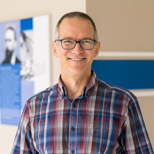 Dr. Matthias Beer